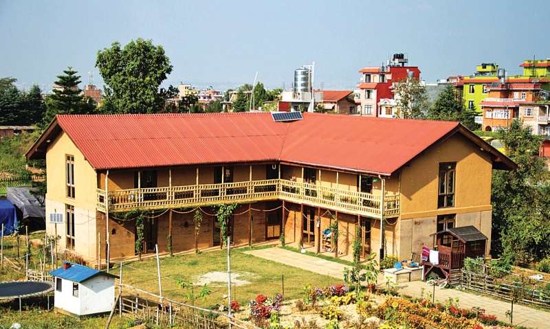 Eco-friendly Building with Rammed Earth