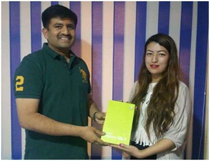 MEX Winner of Selfie Contest Announced