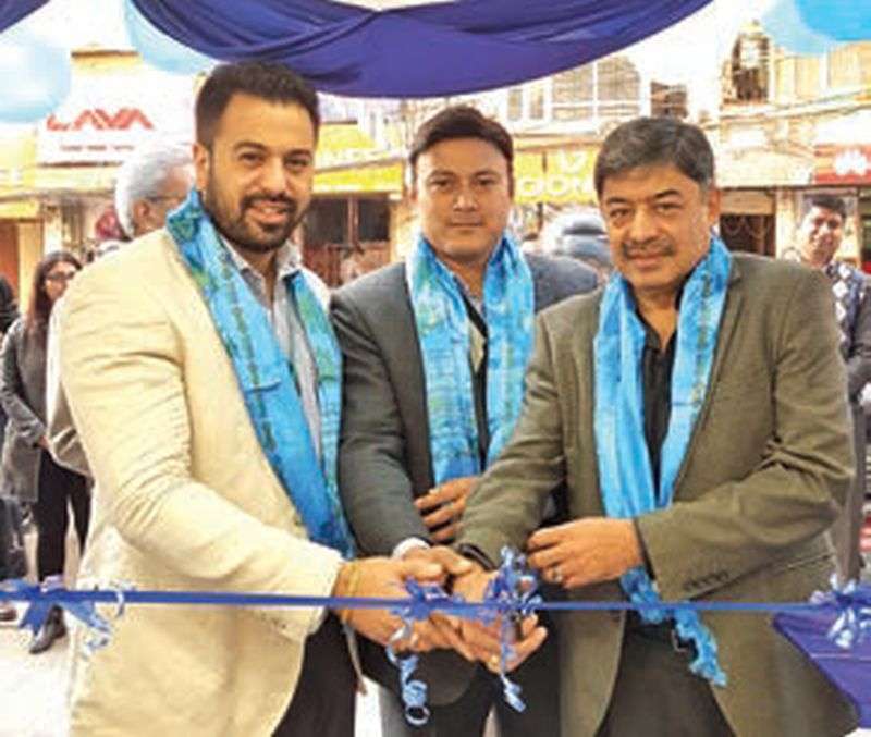 Samsung Smartphone Cafe in Newroad