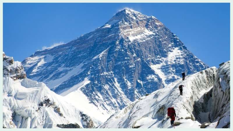 Sherpa Dies while Returning from the Summit of Everest   