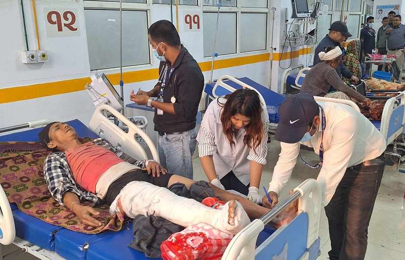 Government to Provide Free Treatment for Quake Injured   