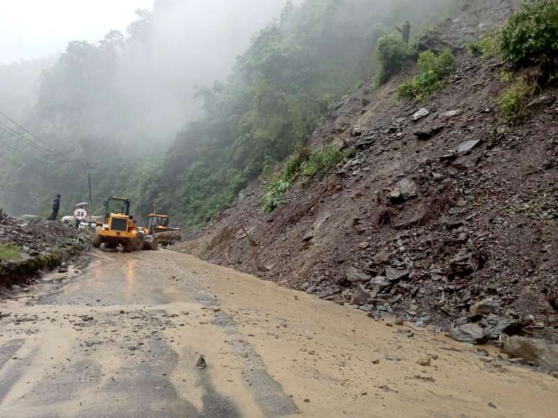 Floods Cause Extensive Damage, Blocking Various Highways across the Country