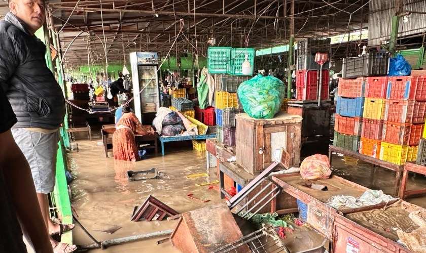 Floods in Kathmandu Inundate Fruits and Vegetable Markets