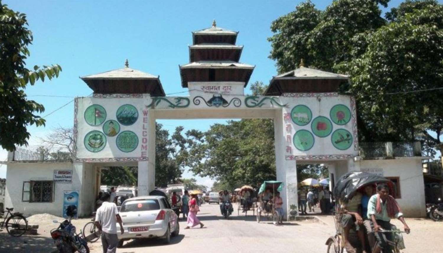 Phulbari-Banglabandh Checkpoint Resumes