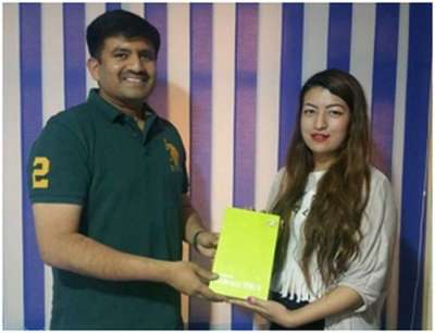 MEX Winner of Selfie Contest Announced
