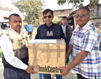 Citizens’ Bank Grants Computer to School