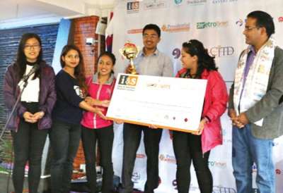 Uniglobe College Wins Advertisement Contest