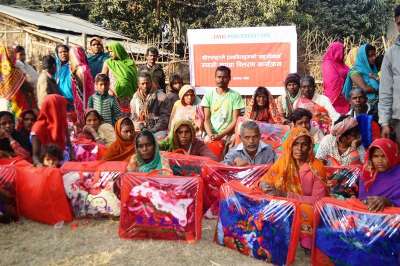 IME Foundation Provides Blankets to Cold Victims