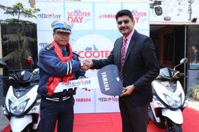Yamaha offers Free Scooters to Traffic Police