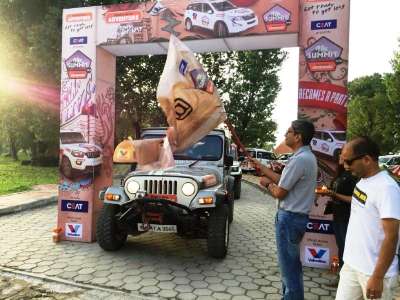 Mahindra’s Summit Drive Kicks Off to Everest