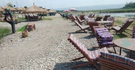 Foreign Tourists Decline but Internal Tourists up in Chitwan