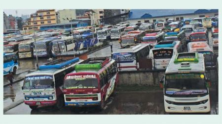 Agitating Transport Entrepreneurs Hand Over Vehicles’ Keys to PM
