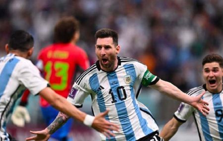 Messi Magic Keeps Argentina's World Cup Dream Alive 