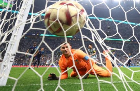 Argentina Cruise Past Croatia 3-0 to Reach World Cup Final