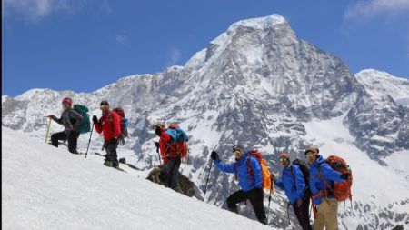 903 Climbers Granted Permits to Climb Mountains this Season