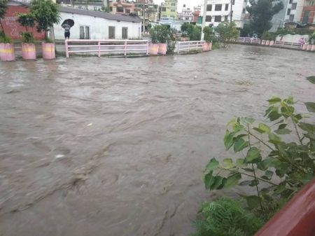 Downpour in Kathmandu Valley as WFD Issues Alert for Safety   