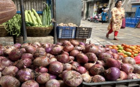 265 tons of Onions Arrive at Kalimati; Price Likely to Stabilize