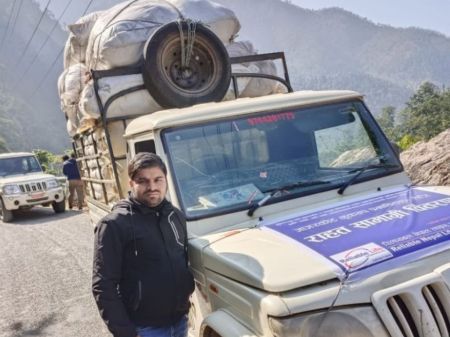 Reliable Life Insurance Company Provides Blankets Worth Rs 0.5 Million to Quake Victims