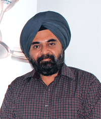 Ghurmeet Singh, vice president of Orient Fans 